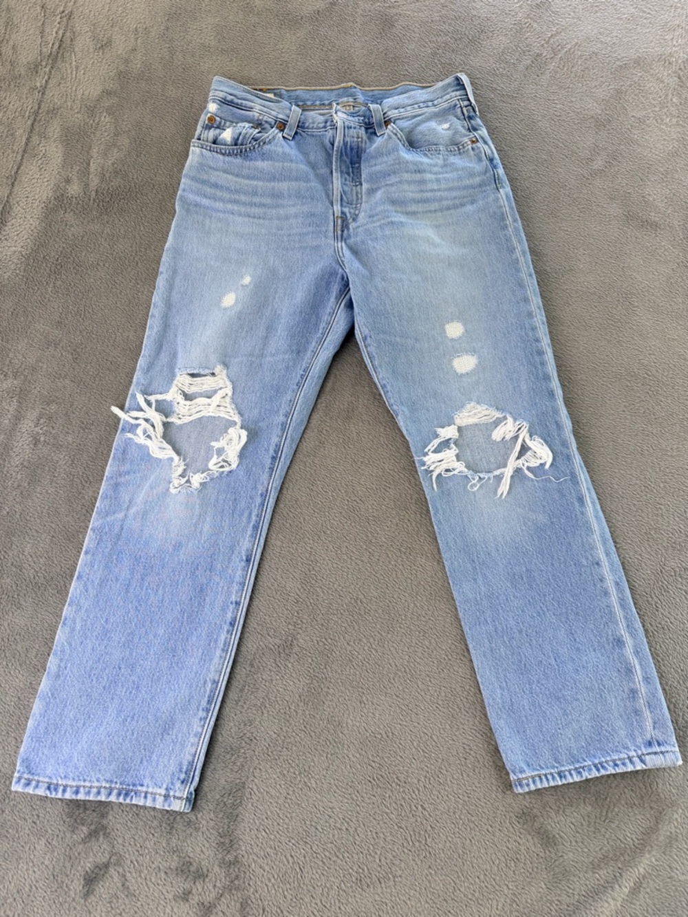 Women’s LEVI’S 501 Jeans W28 L 26 Cropped Distressed Light Blue 6 Button Fly